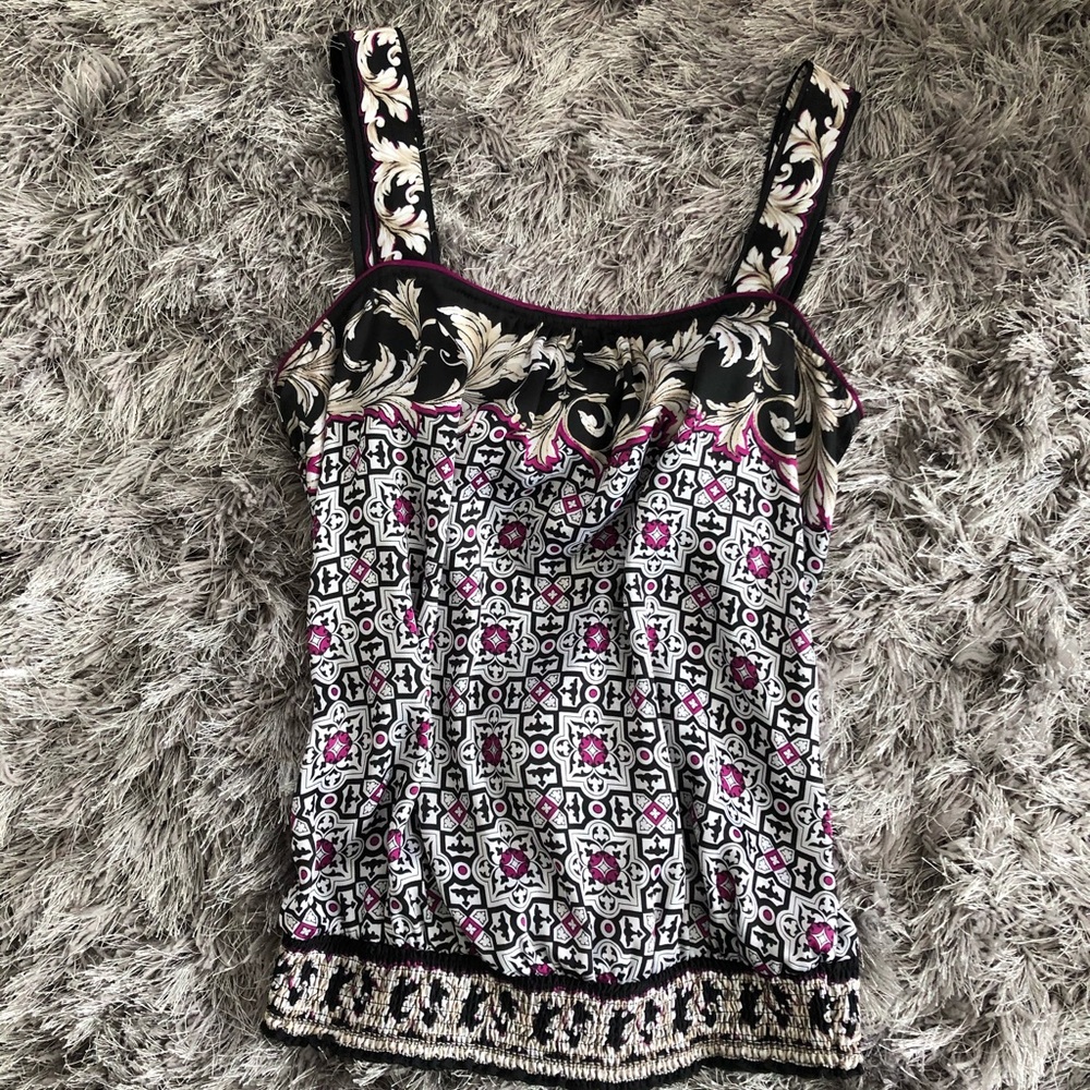 WHBM White House black market tank Xs